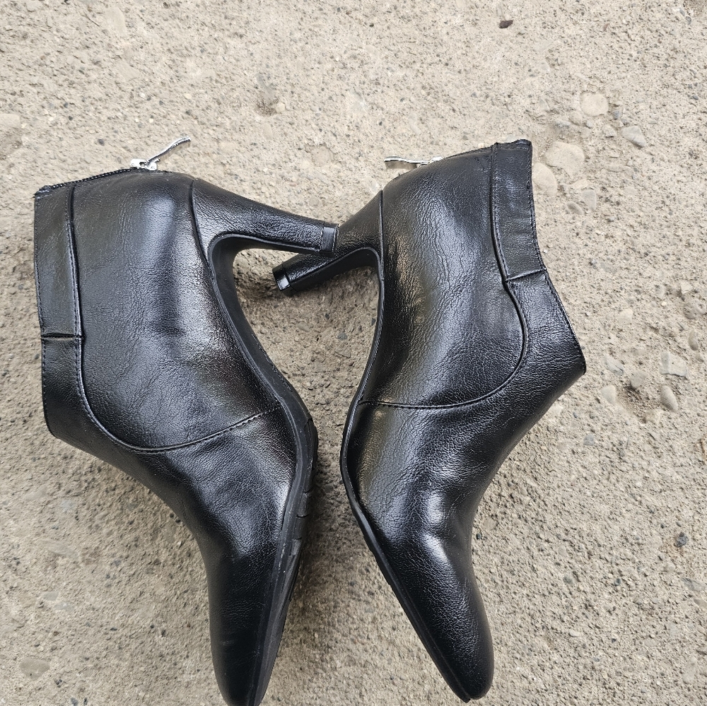 Life Stride Women's boot, size 6.5M - Picture 8 of 9